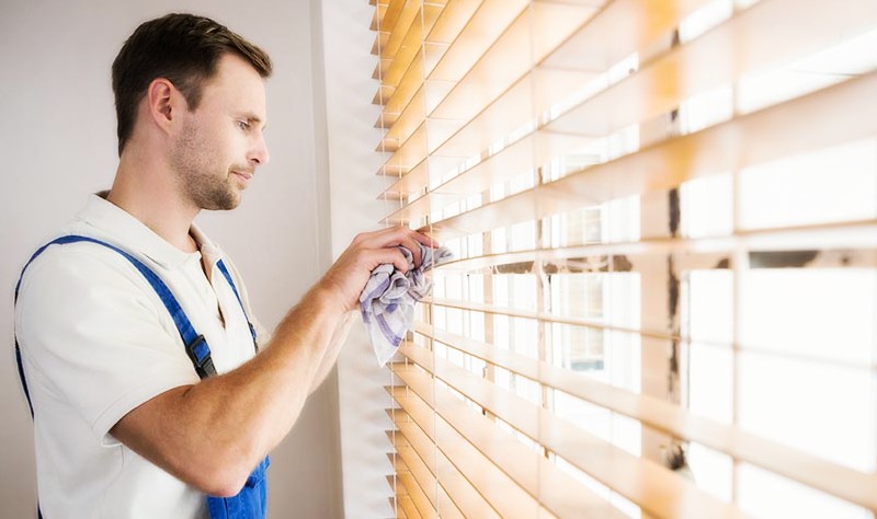 How to: Clean Venetian Blinds